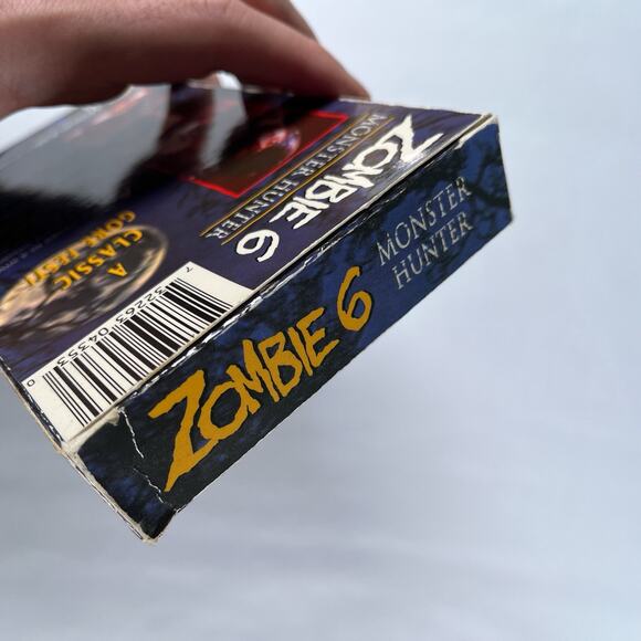 Zombie 6: Monster Hunter AKA Absurd / Rosso Sangue VHS Tape Rare Horror D’Amato - Picture 4 of 6